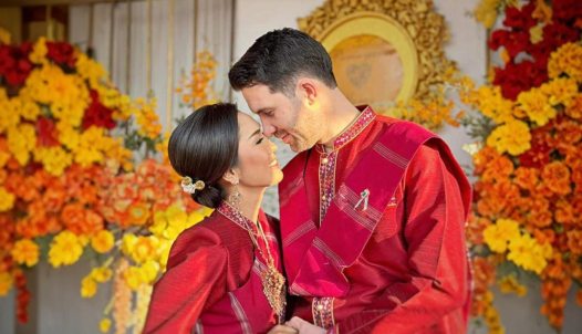 thai-magyar házaspár esküvőjükön